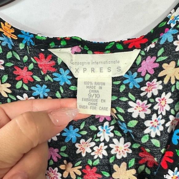 Vintage Express Floral Shorts Set - Picture 4 of 16